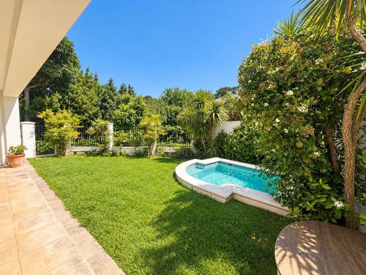 Listing number: P24-117694577, Image number: 3, Private garden and swimming pool