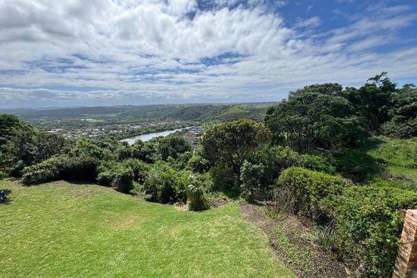 Nestled in the sought after Gonubie North enclave, this sunlit family home invites you to enjoy a calm, secure lifestyle with generous ...