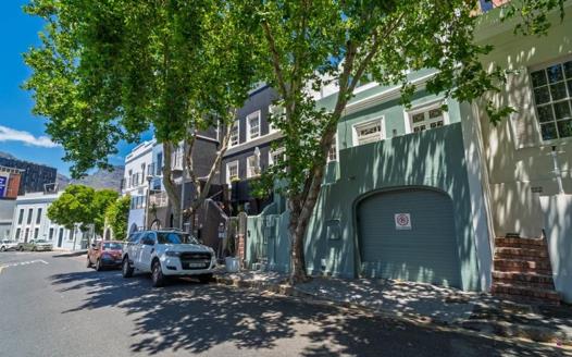 4 Bedroom House for sale in De Waterkant