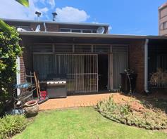Townhouse for sale in Springs Central