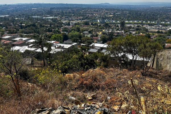 Online auction of a ± 875m² vacant residential stand, located in Constantia ...