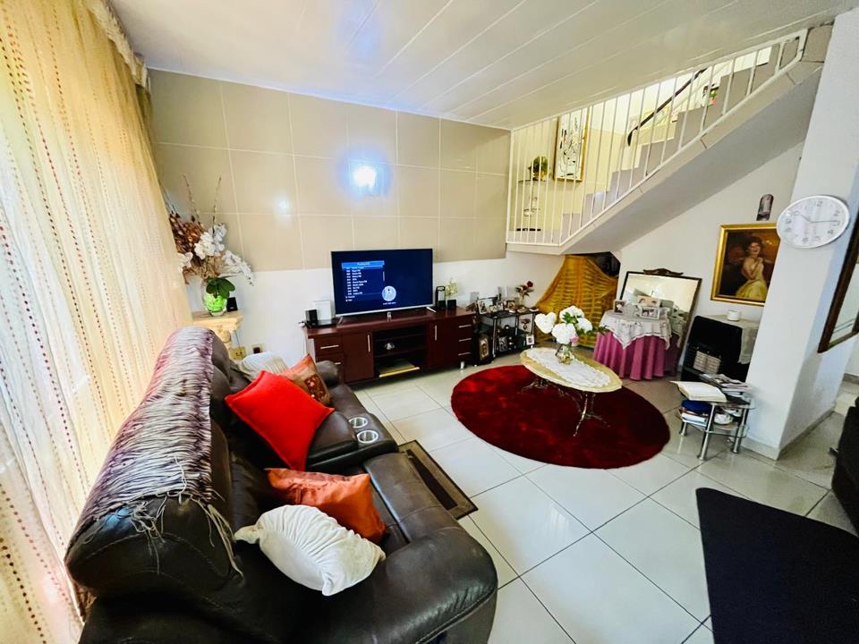 Listing number: P24-117700294, Image number: 1