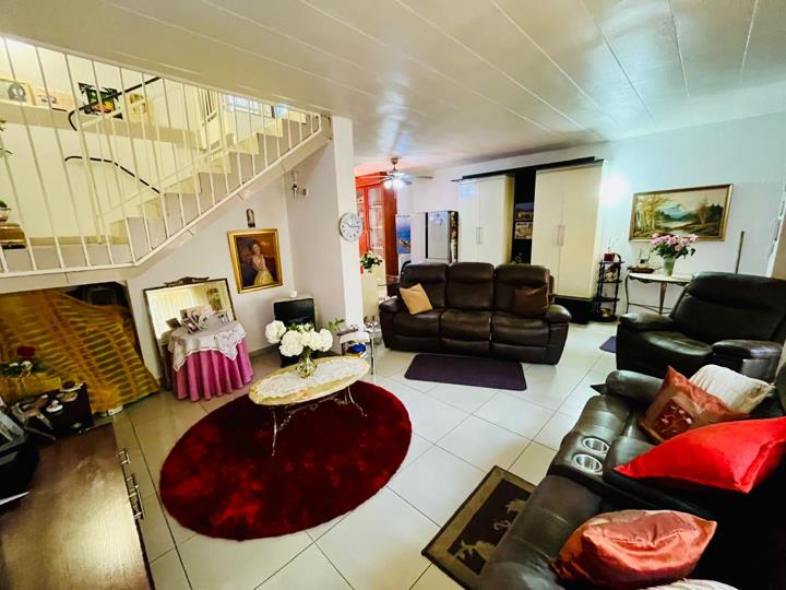 Listing number: P24-117700294, Image number: 2