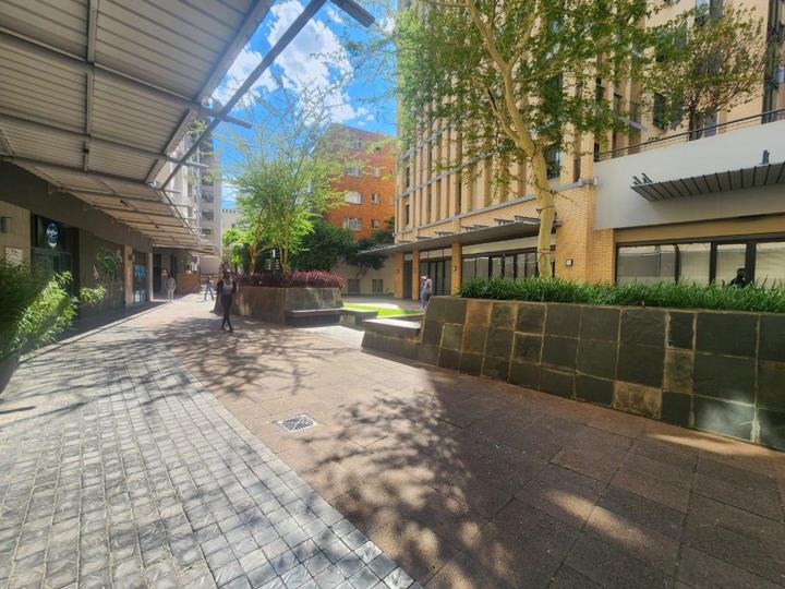 Listing number: P24-117702285, Image number: 2, Image