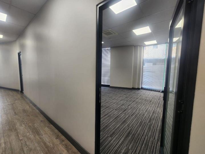 Listing number: P24-117702351, Image number: 2, Image