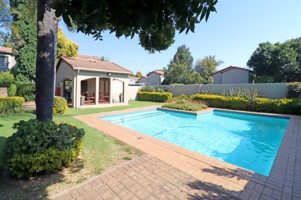 Move in ready!  The ultimate expression of taste, style and elegance for  discerning professionals!    Well positioned light and bright ...
