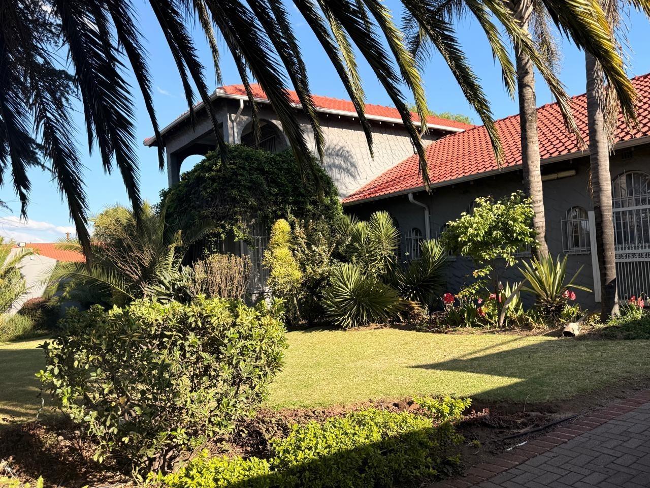 5 Bedroom House for Sale in Model Park