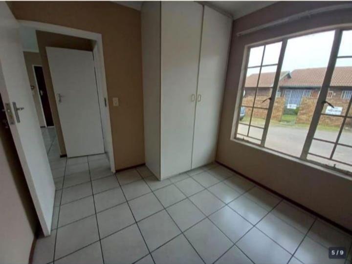 Listing number: P24-117704330, Image number: 2, Image