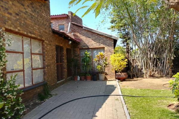 Spacious 4-Bedroom House on a 2-Hectare Property for Sale in Soshanguve AA

Discover ...