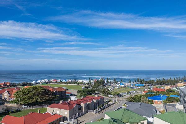 Sole Mandate. 

This neat 2 bedroom apartment overlooks the famous Point in Mossel Bay - 180 Degree ocean view! 

If you are looking ...