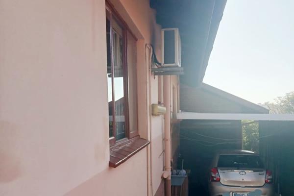 !!!Lovely 1 Bedroom Granny Flat in Secure Area, Offers Large Fitted Kitchen and Bathroom, Parking for 1 Car, Suitable for a Single ...