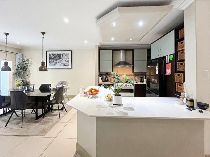 Listing number: P24-117706826, Image number: 2