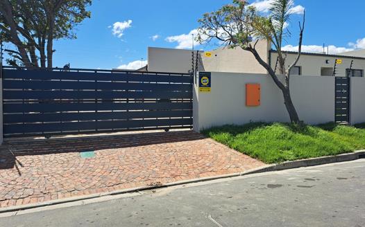 3 Bedroom House for sale in Bothasig