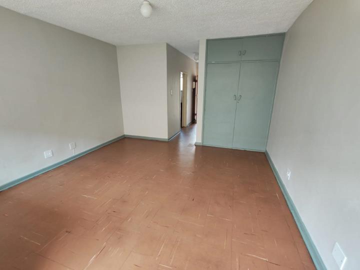 Listing number: P24-117708948, Image number: 2