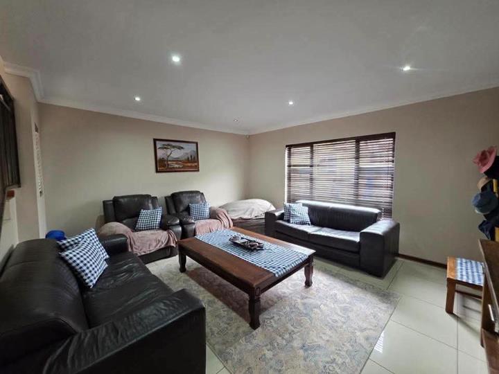 Listing number: P24-117710202, Image number: 3