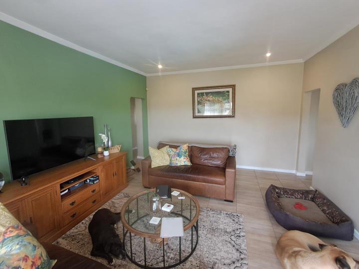 Listing number: P24-117710607, Image number: 2