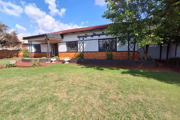 3-Bedroom Home to Rent in Dalview, Brakpan

Available Immediately

Looking for a comfortable family home in a convenient location? ...