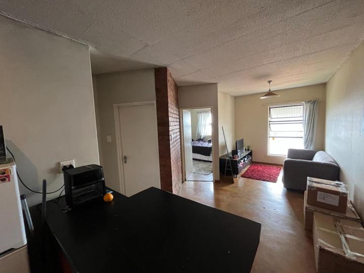 Listing number: P24-117712213, Image number: 2