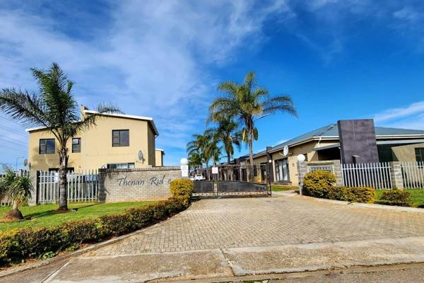 This modern and well-maintained 2-bedroom townhouse is situated in a secure complex in Tenant Ridge, Despatch.

The property offers ...