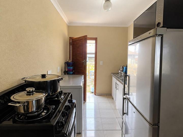 3 Bedroom House for sale in Bergsig - P24-117713774