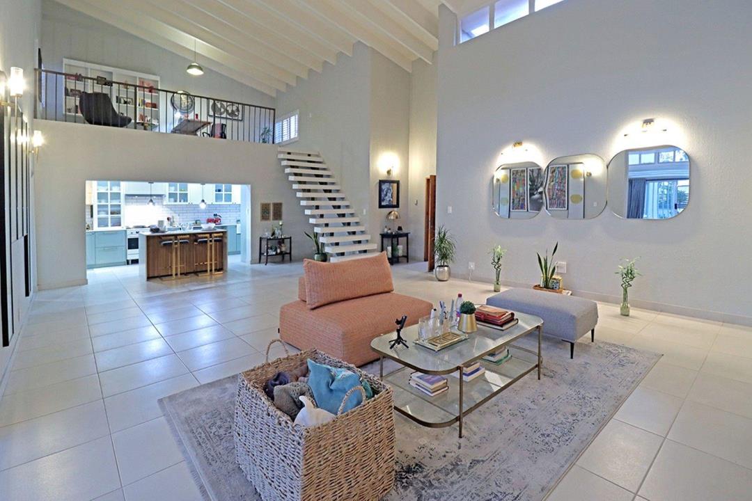 Listing number: P24-117714107, Image number: 1, Image