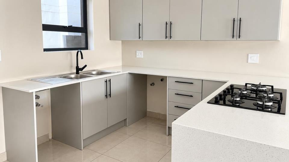 Listing number: P24-117714468, Image number: 2