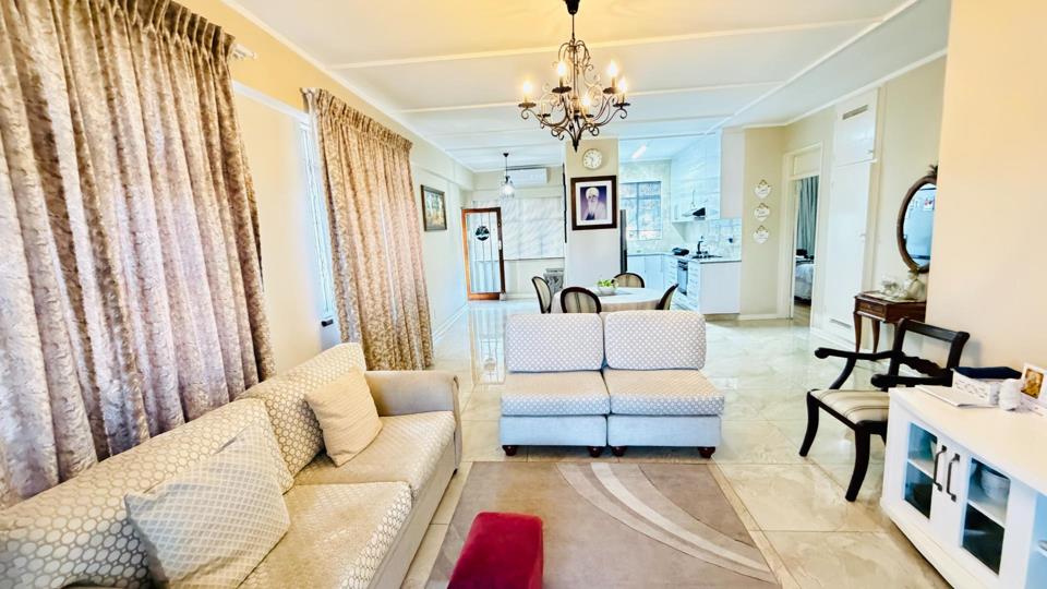 Listing number: P24-117714477, Image number: 2
