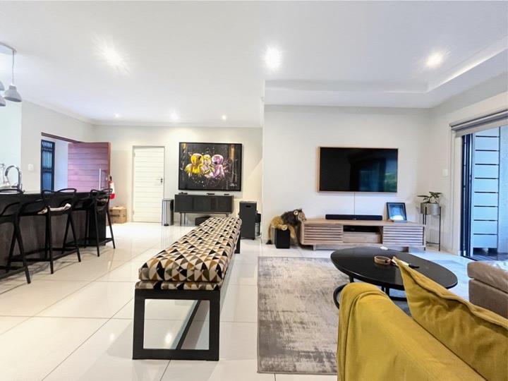 Listing number: P24-117715057, Image number: 2