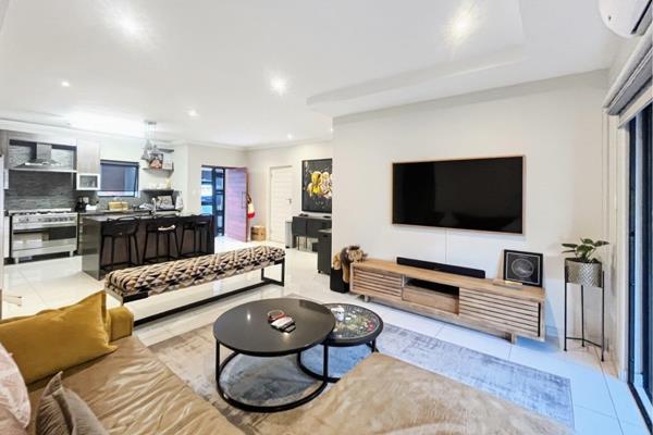 Immaculate Lock-Up-and-Go Living | Modern Comfort Meets Effortless Entertaining

Discover the perfect blend of modern living, space ...