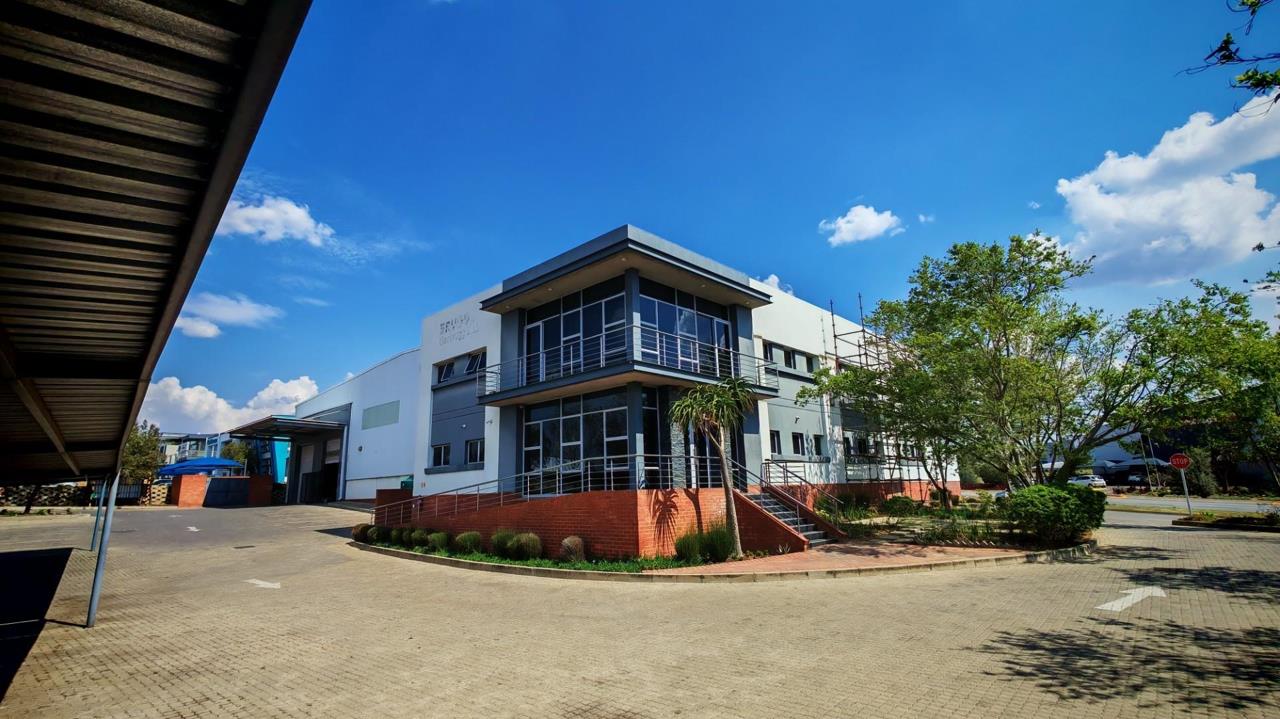 Listing number: P24-117716926, Image number: 1, Lanseria