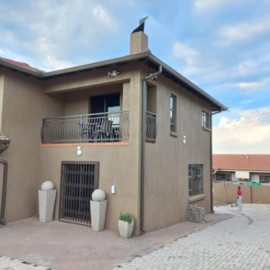 Listing number: P24-117716941, Image number: 2