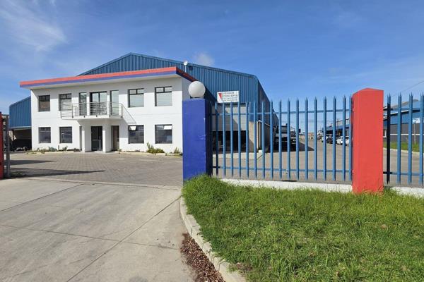 This 750 square meter warehouse in George Industrial offers a robust platform for your business ambitions. The open footprint and ...