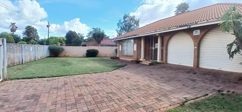 Listing number: P24-117717892, Image number: 2