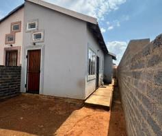 House for sale in Savanna City