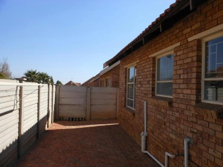 Listing number: P24-117720288, Image number: 2