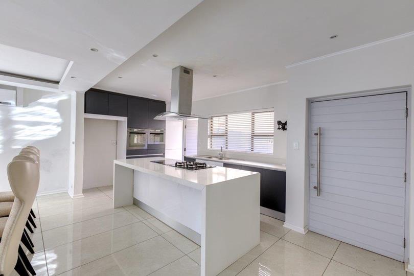 Listing number: P24-117725529, Image number: 2
