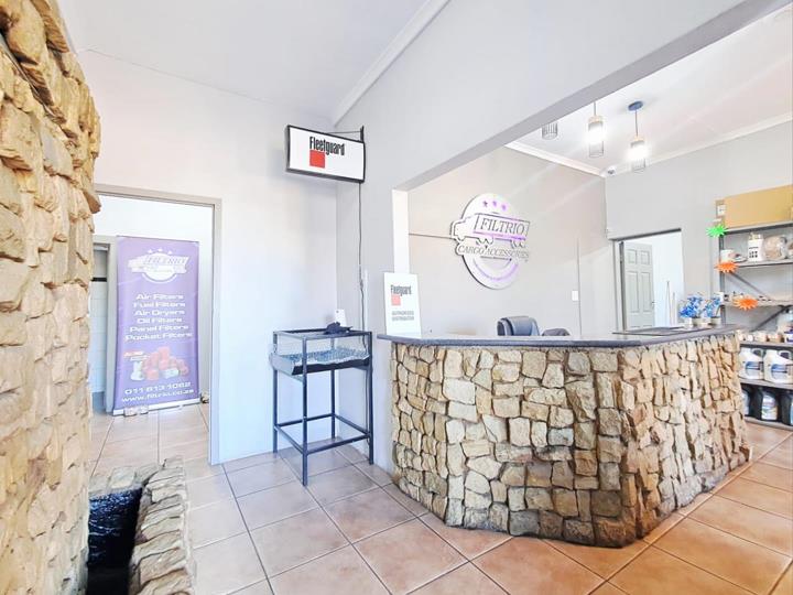 Listing number: P24-117725882, Image number: 2