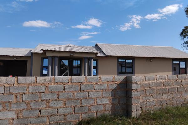 2-bedroom house located in Decolyn, Mthatha West.

This property is an ideal starter home for a young couple or growing family. It is ...