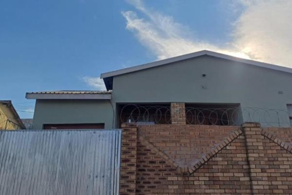 The main house has 3 bedrooms, , two offices, a spacious open lounge, kitchen with ...