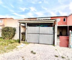 Townhouse for sale in Lotus River