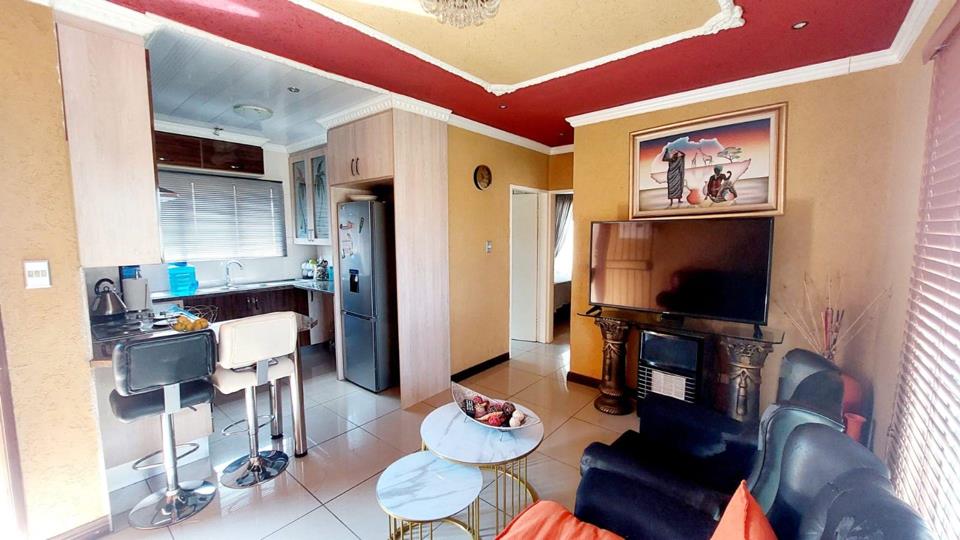 Listing number: P24-117732480, Image number: 3, Image