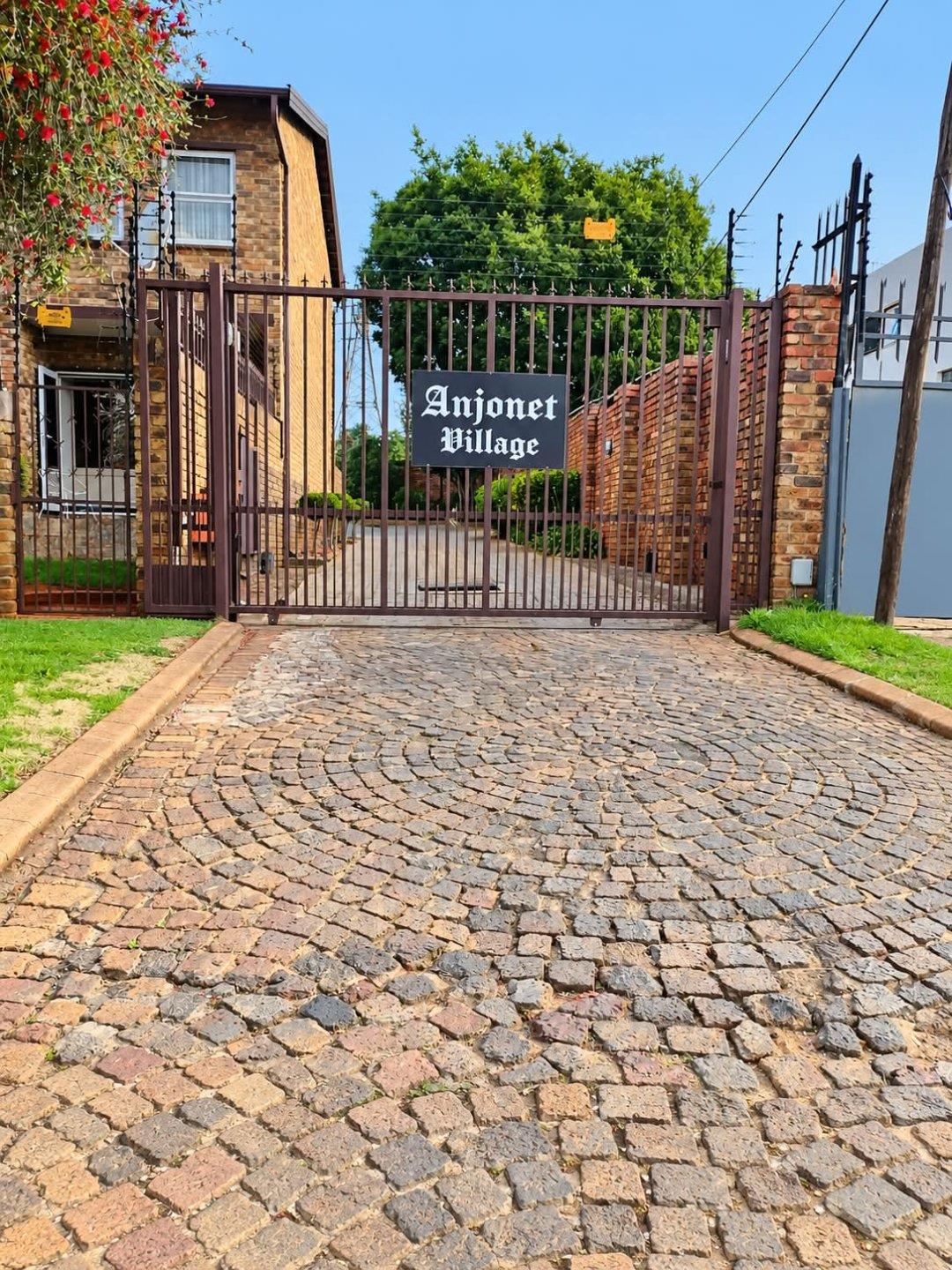 Property for Sale by Sunrisers Properties (Pty) Ltd