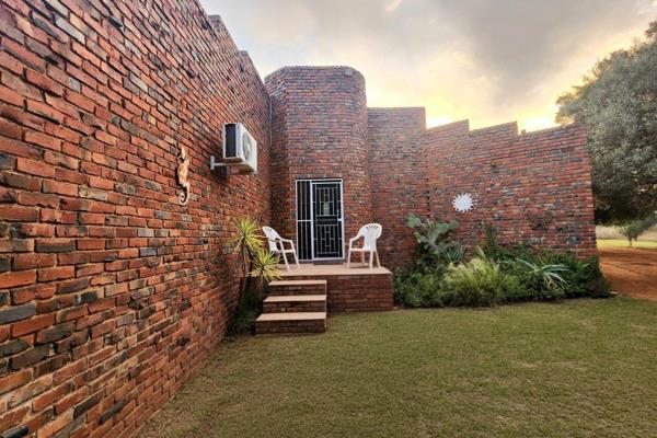 Situated in a highly popular area, this spacious home offers the perfect combination of comfortable living, generous entertainment ...
