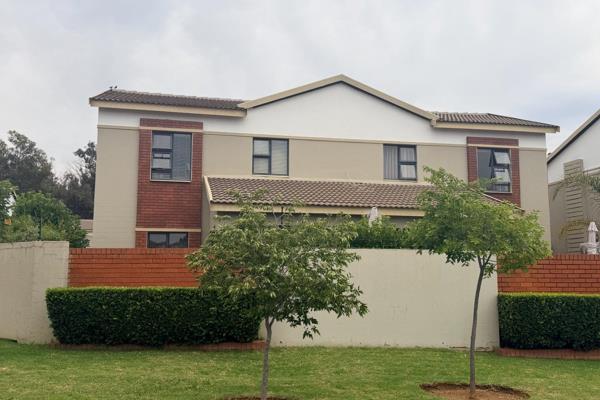 Discover comfortable, modern living in the sought-after surburb of Equestria, Pretoria.  ...
