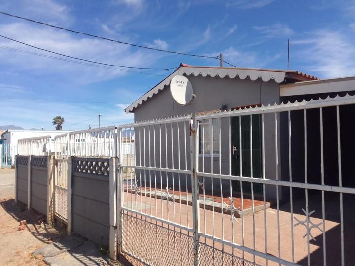 Listing number: P24-117735207, Image number: 2, Side of House