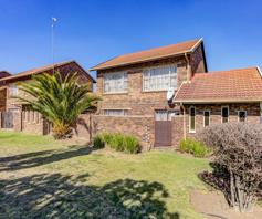 Townhouse for sale in Birchleigh North