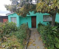 House for sale in Peerless Park West