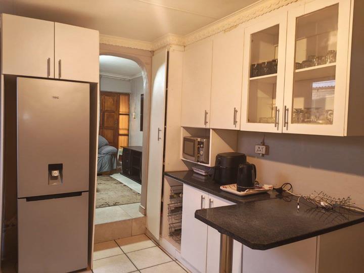 Listing number: P24-117737268, Image number: 3