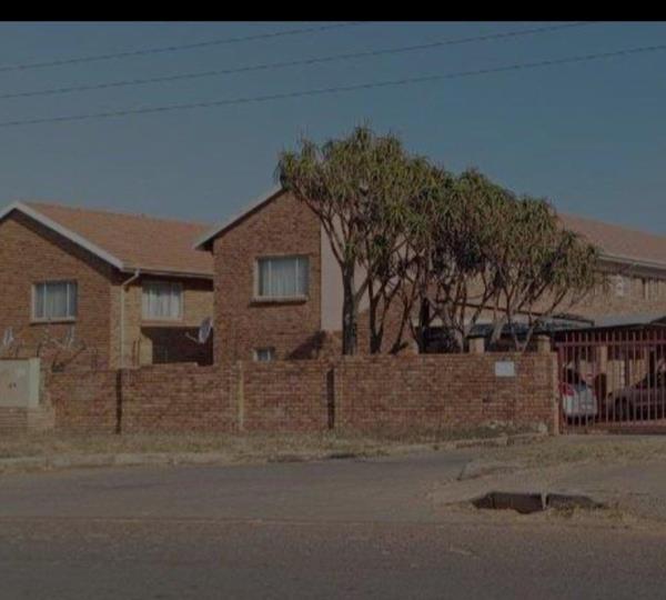 Listing number: P24-117737278, Image number: 2