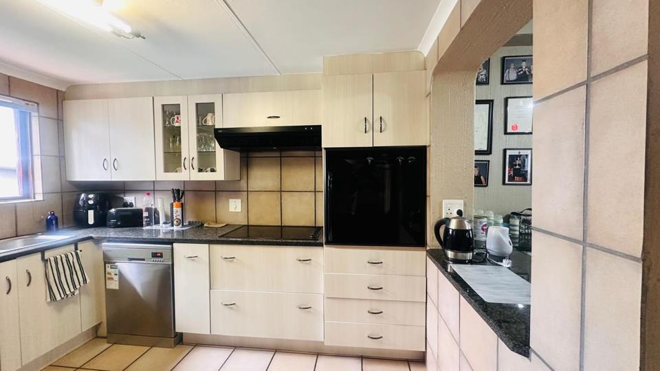 Listing number: P24-117738337, Image number: 2